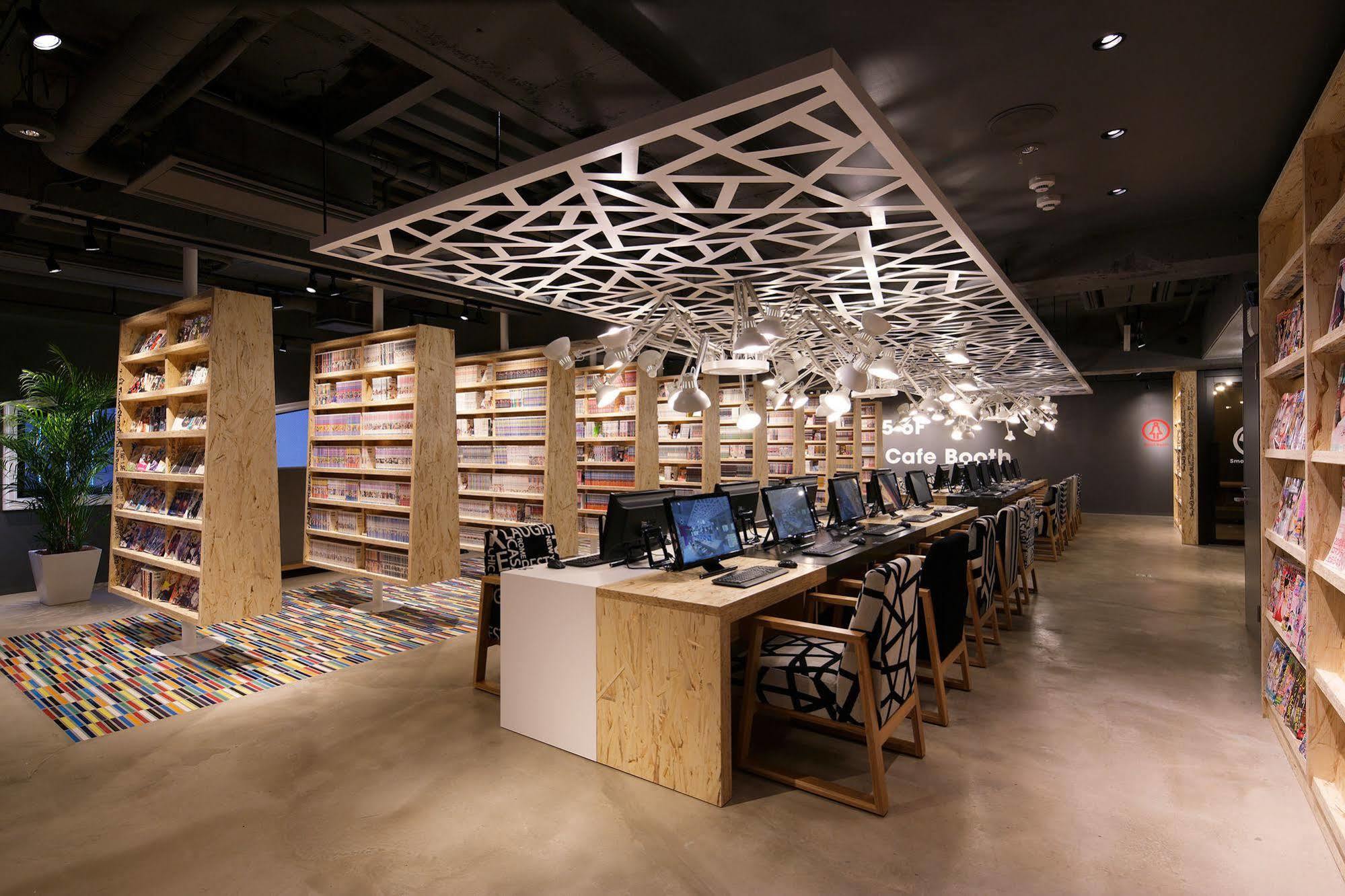 Booth Netcafe & Capsule * Tokyo